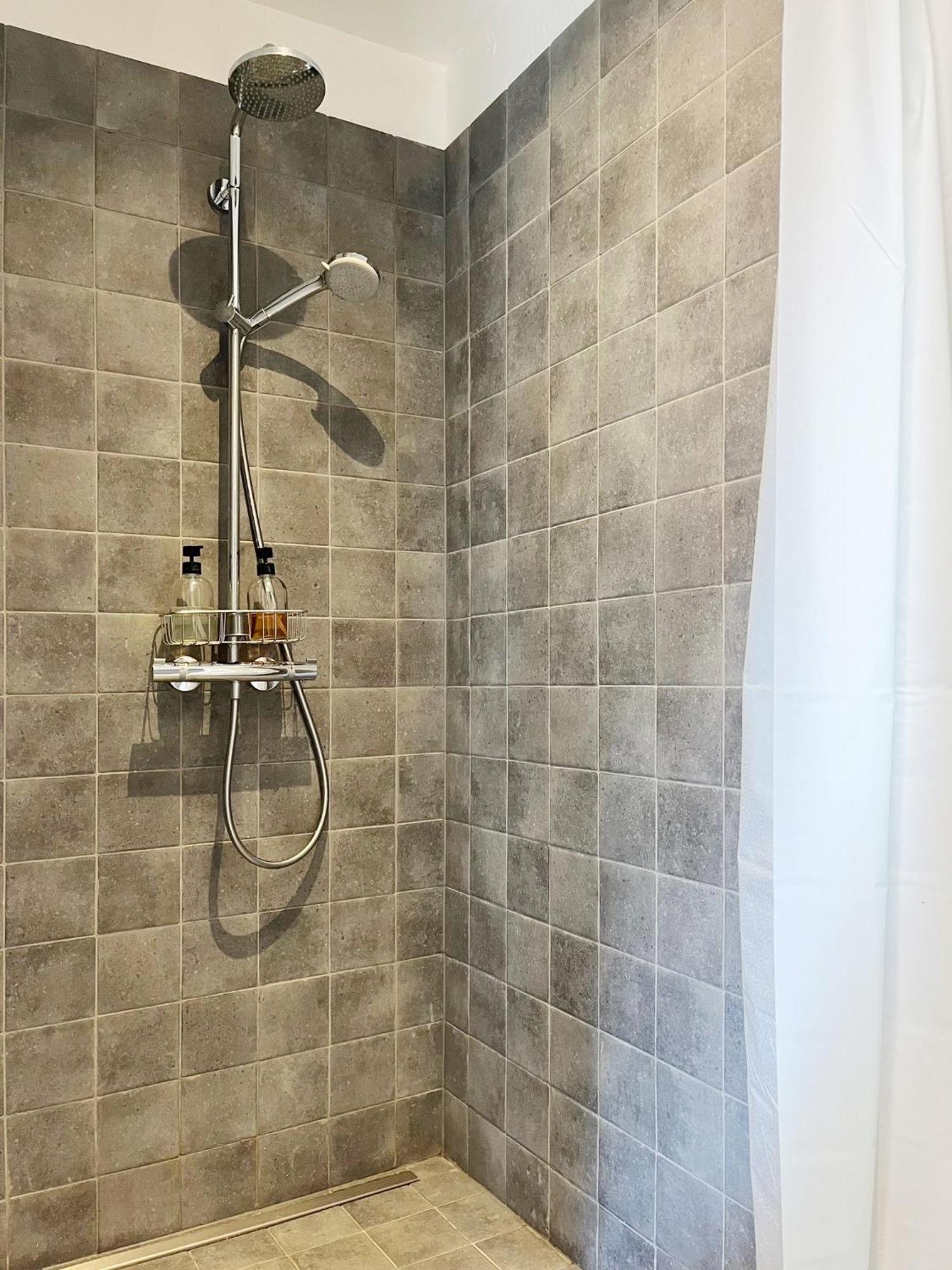Trendy & Sunny Apartment In خنت المظهر الخارجي الصورة